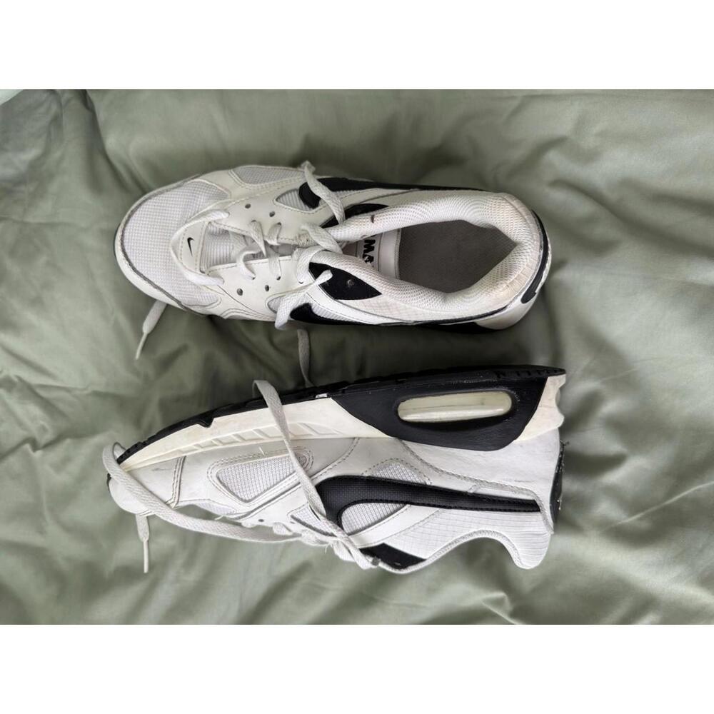 Nike Air Max Ivo Men's Size 9 Black/White - Picture 3 of 8